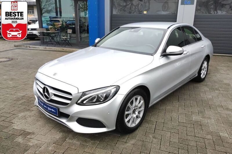 Silber (iridiumsilber) Gebraucht 2018 Mercedes C180 Avantgarde Limousine | 22.400 € (Fairer Preis) - Bild 1/4