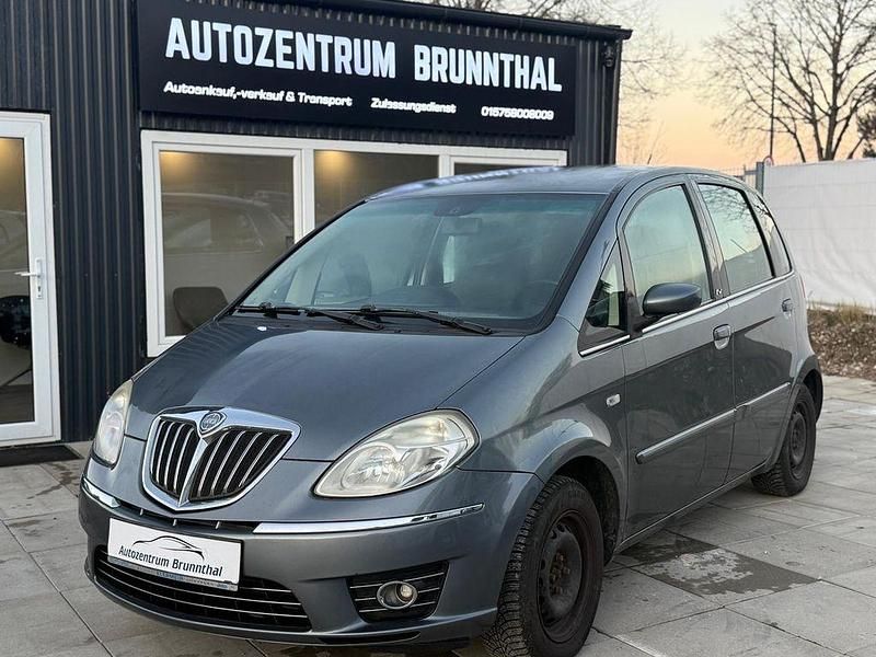 Grau Gebraucht 2008 Lancia Musa Van / Kleinbus | 2.490 € (Fairer Preis) - Bild 1/4