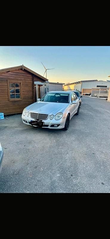 Second-hand Mercedes E220 170 CP (125 kW) 2007 Argintiu Berlinǎ