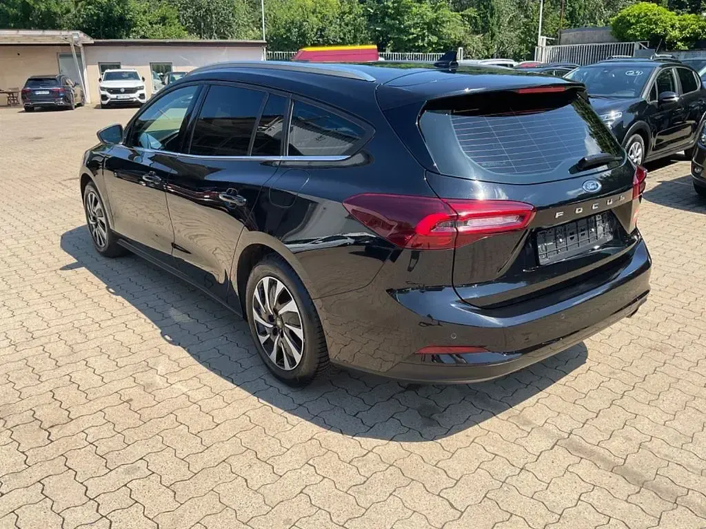 Gebraucht Ford Focus Titanium 125 PS (91 kW) 2023 Schwarz Limousine