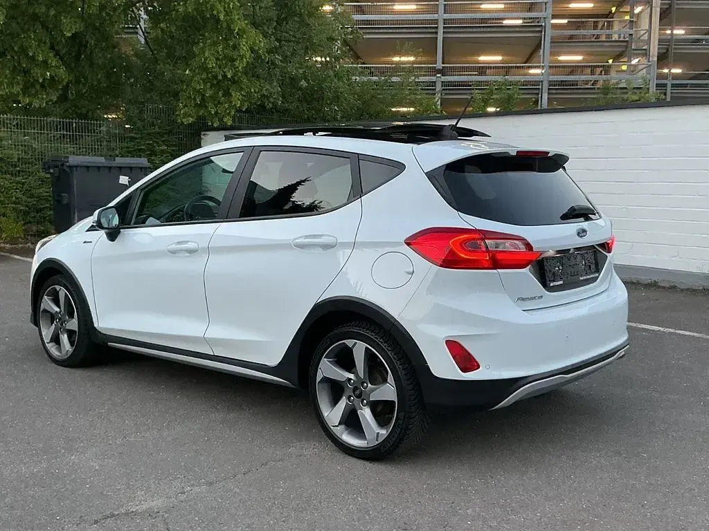 Gebraucht Ford Fiesta Active 101 PS (74 kW) 2019 Weiß Kleinwagen