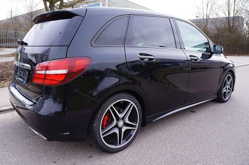 Gebraucht Mercedes B220 AMG 177 PS (130 kW) 2015 Schwarz Van / Kleinbus