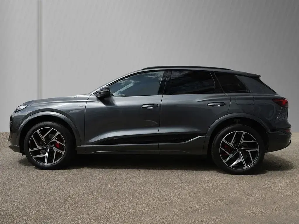 Neu Audi Q6 e-tron Sport 314 kW (428 PS) 2026 Grau SUV
