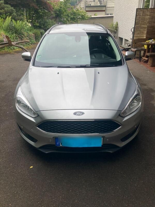 Grau Gebraucht 2015 Ford Focus Business Edition Kombi | 7.600 € (Fairer Preis) - Bild 1/4