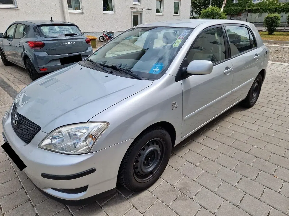 Gebraucht Toyota Corolla 110 PS (80 kW) 2002 Silber Limousine