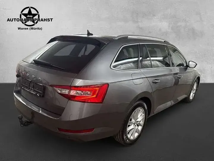 Gebraucht Skoda Superb Ambition 150 PS (110 kW) 2024 Graphitegrau metallic (metallic) Kombi