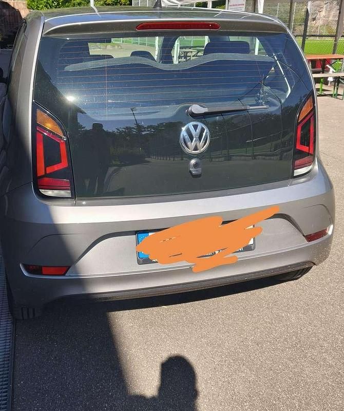 Silber Gebraucht 2017 VW up! take up! Kleinwagen | 7.950 € (Fairer Preis) - Bild 1/4
