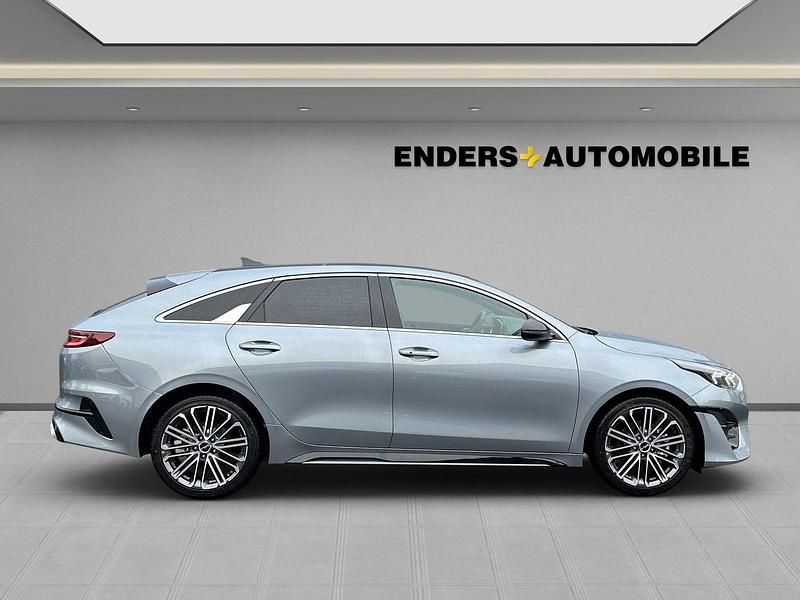 Gebraucht Kia ProCeed GT-Line 140 PS (102 kW) 2025 (css) lunar silver m (silber) Kleinwagen