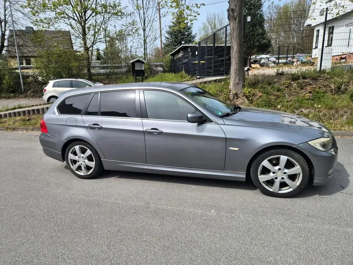 Używany BMW 325 218 KM (160 kW) 2010 Szary Kombi