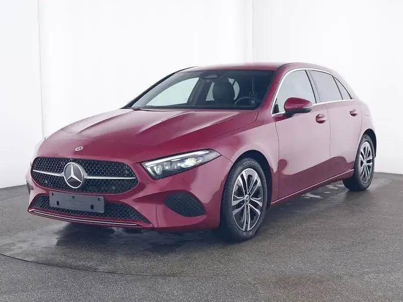 Rot Gebraucht 2023 Mercedes A180 Progressive Kleinwagen | 27.330 € (Fairer Preis) - Bild 1/4