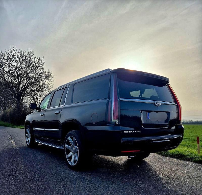 Gebraucht Cadillac Escalade 426 PS (313 kW) 2015 Schwarz SUV