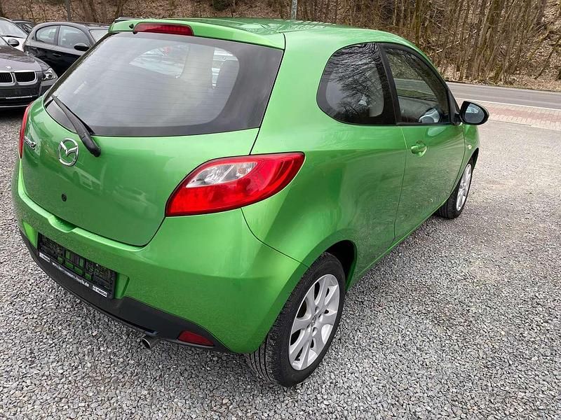 Gebraucht Mazda 2 Inclusive 75 PS (55 kW) 2010 Metisgrün metallic Kleinwagen