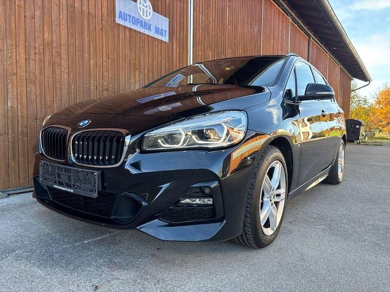 Schwarz Gebraucht 2020 BMW 218 M Sport Van / Kleinbus | 21.490 € (Fairer Preis) - Bild 1/4