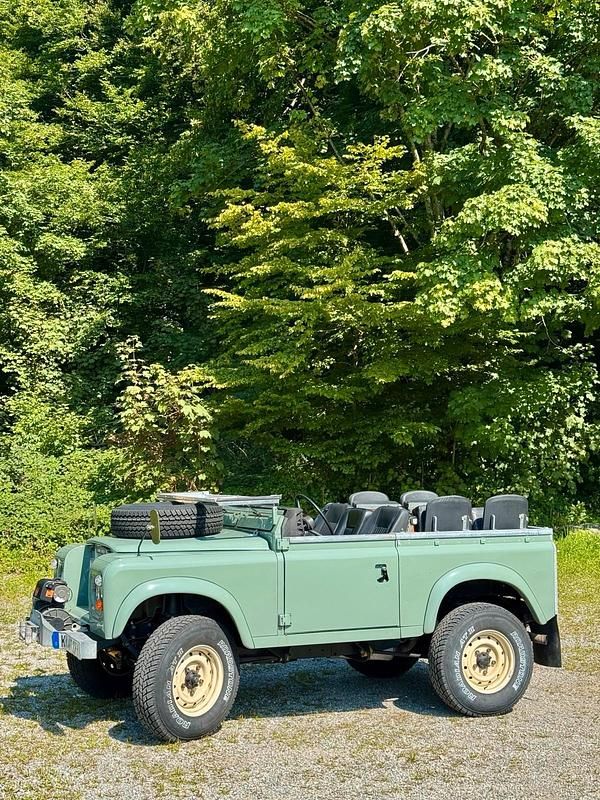 Grün Gebraucht 1981 Land Rover 3 SUV | 39.800 € - Bild 1/4
