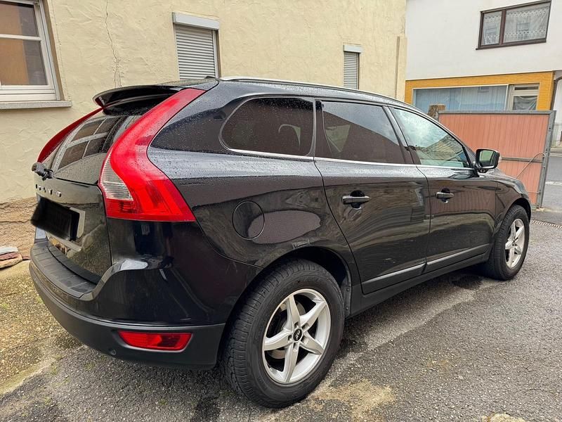 Schwarz Gebraucht 2012 Volvo XC60 Summum SUV | 12.400 € - Bild 1/4