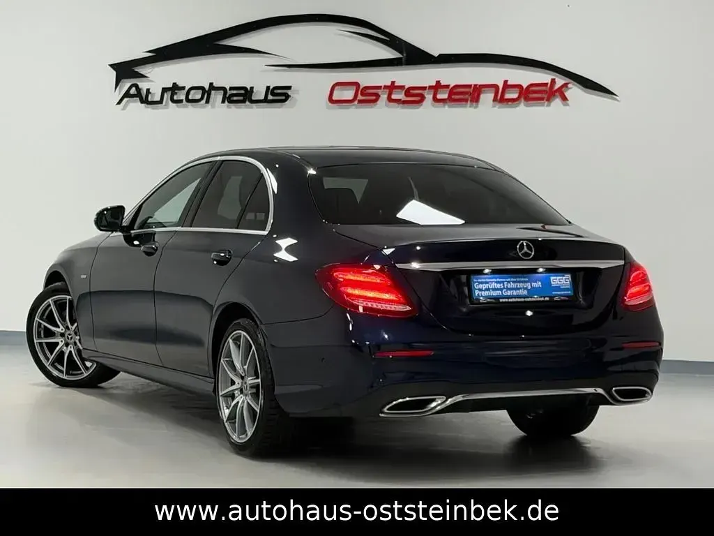 Gebraucht Mercedes E220 AMG 194 PS (142 kW) 2019 Blau Limousine