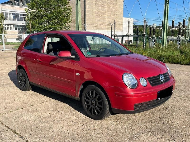 Rot Gebraucht 2004 VW Polo Cricket Kleinwagen | 750 € (Guter Preis) - Bild 1/4