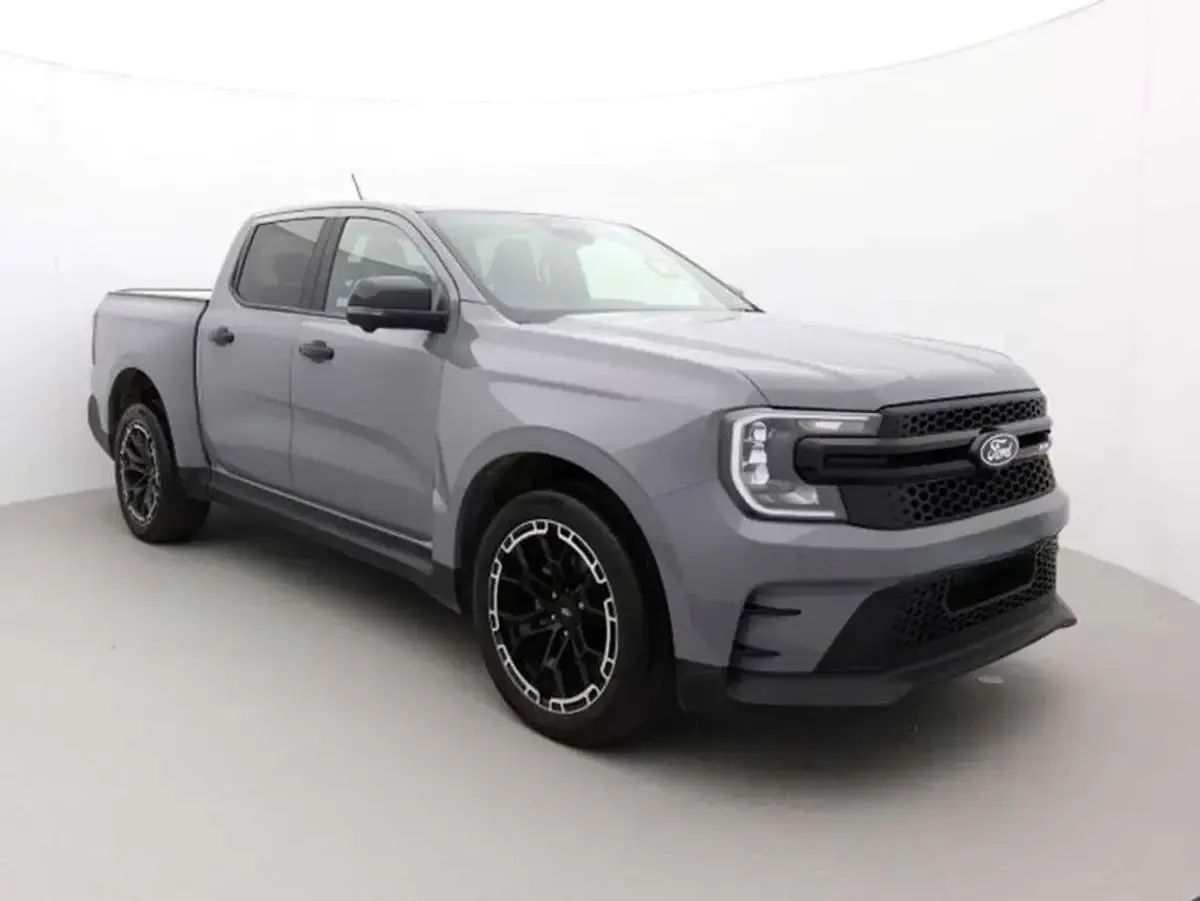 Neu Ford Ranger 241 PS (177 kW) 2026 Grau Pickup