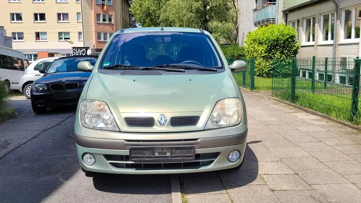 Gebraucht Renault Scénic II 98 PS (72 kW) 2005 Grün Van / Kleinbus