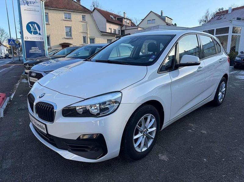 Alpinweiss iii Gebraucht 2018 BMW 218 Active Tourer Advantage Van / Kleinbus | 14.950 € (Guter Preis) - Bild 1/4