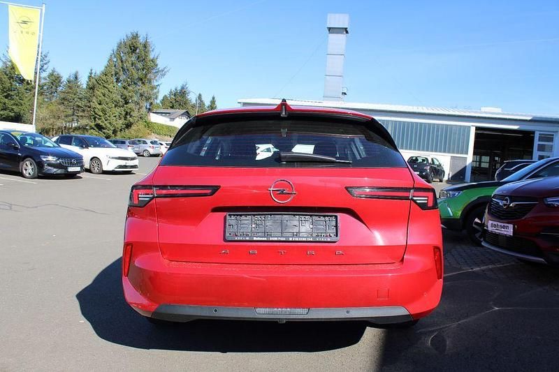 Gebraucht Opel Astra Enjoy 131 PS (96 kW) 2025 Rot Kleinwagen