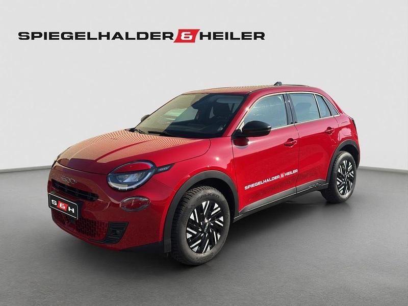Gebraucht Fiat 600 110 PS (80 kW) 2025 Rot SUV