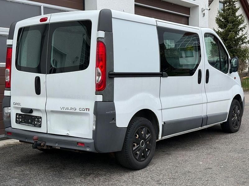 Gebraucht Opel Vivaro 114 PS (83 kW) 2013 Weiß Van / Kleinbus