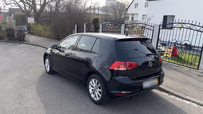 Gebraucht VW Golf VII 110 PS (80 kW) 2016 Schwarz Kleinwagen