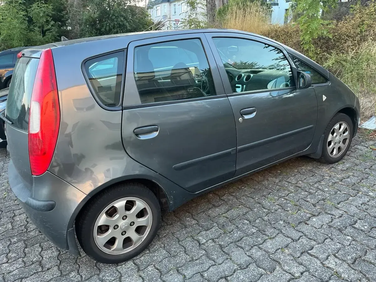 Gebraucht Mitsubishi Colt 95 PS (69 kW) 2005 Grau Kleinwagen