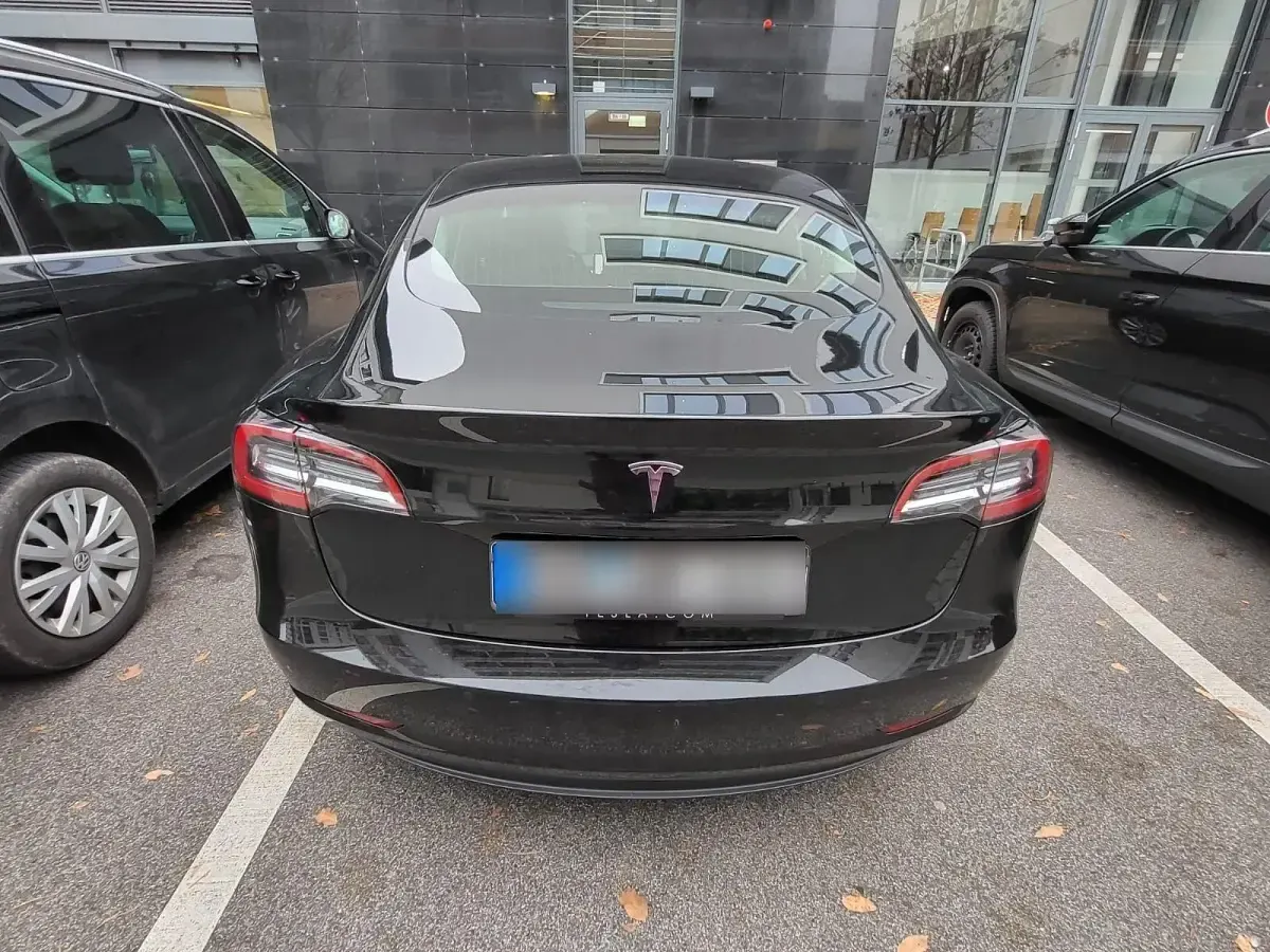 Gebraucht Tesla Model 3 Standard Range 199 kW (271 PS) 2019 Schwarz Limousine
