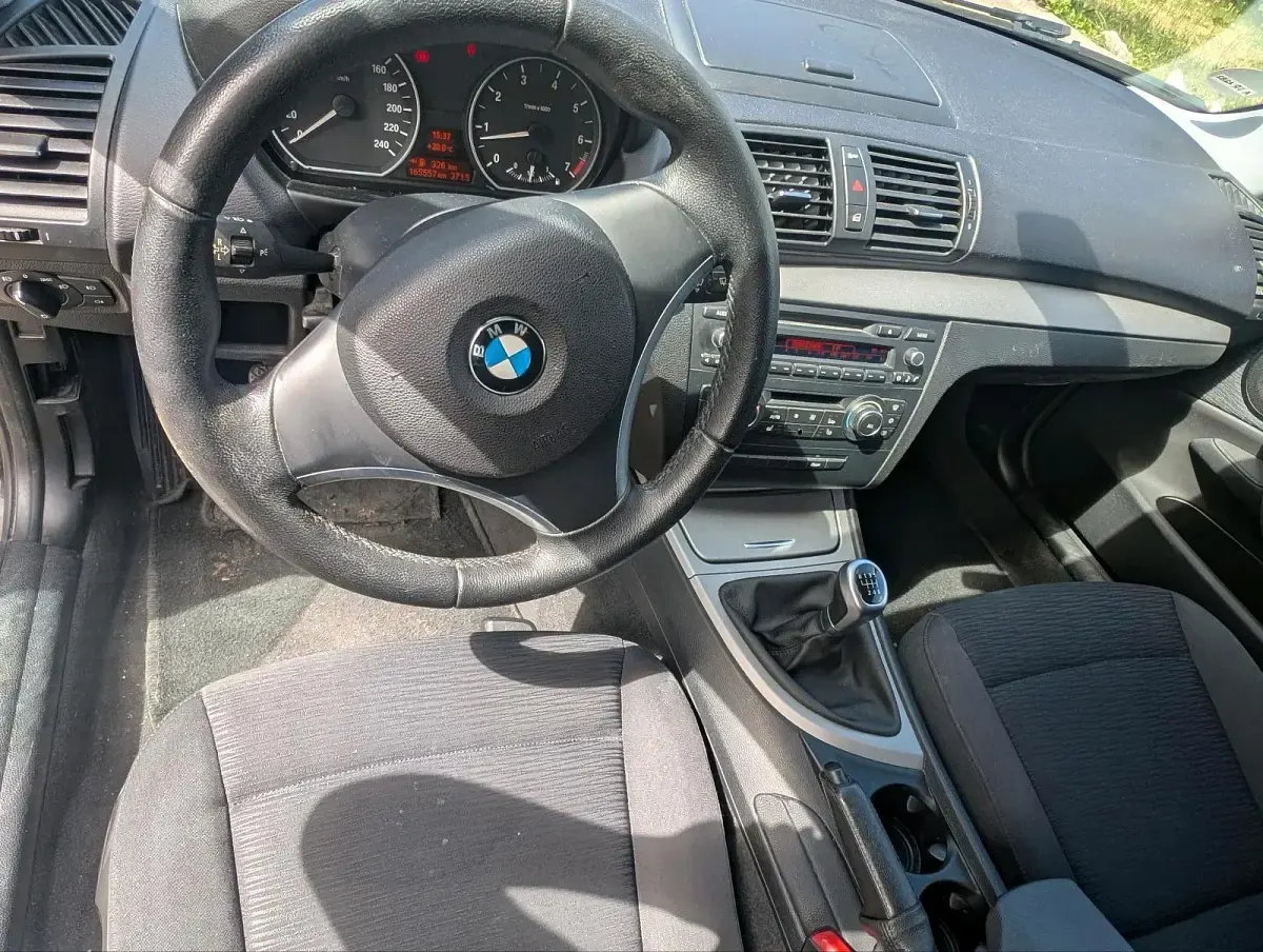 Gebraucht BMW 116 122 PS (89 kW) 2012 Schwarz Kleinwagen