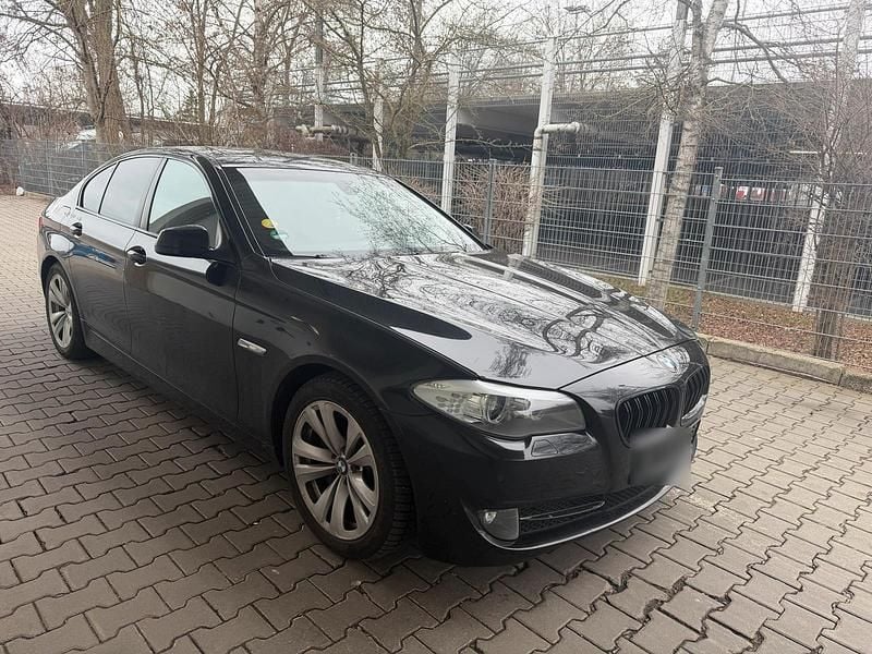 Gebraucht BMW 525 2011 Schwarz Limousine