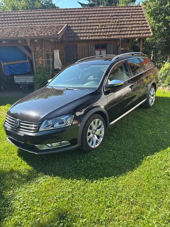 Schwarz Gebraucht 2012 VW Passat Alltrack Kombi | 12.000 € (Fairer Preis) - Bild 1/4