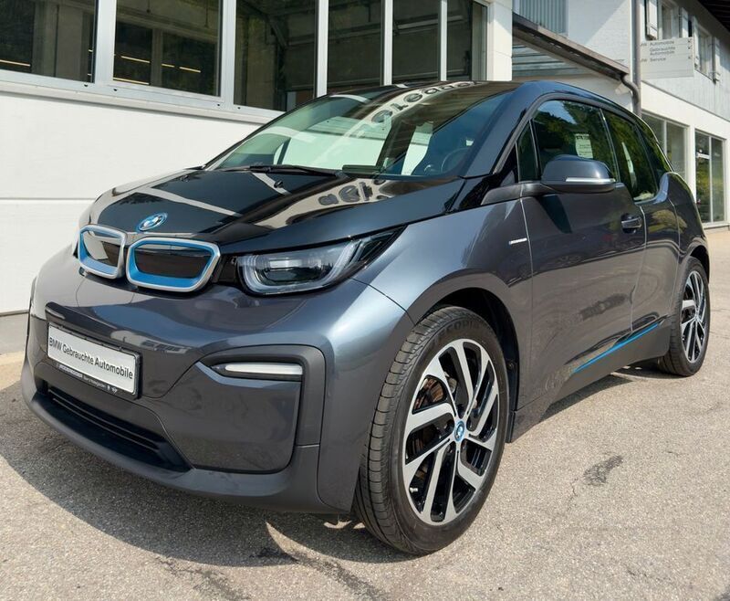 Mineralgrau metallic Gebraucht 2022 BMW i3 Kleinwagen | 22.500 € (Fairer Preis) - Bild 1/4