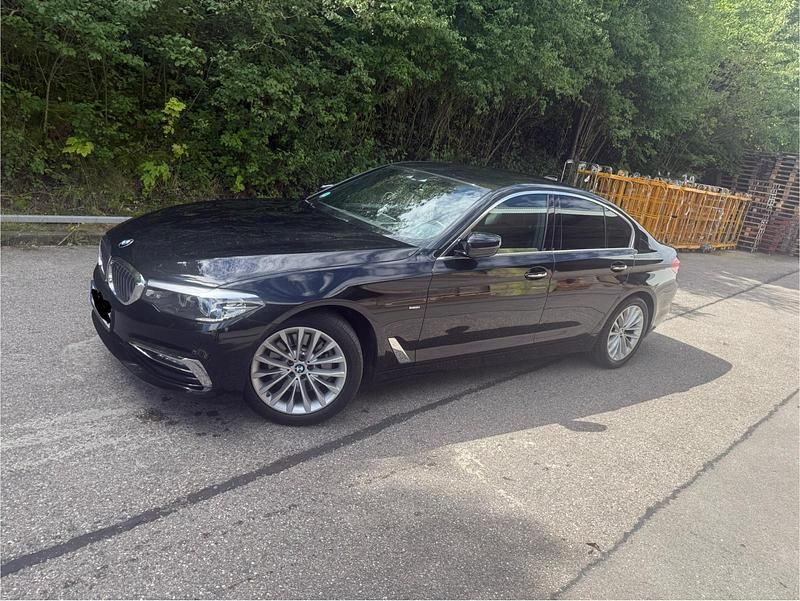 Schwarz Gebraucht 2017 BMW 530 Limousine | 27.700 € (Fairer Preis) - Bild 1/4
