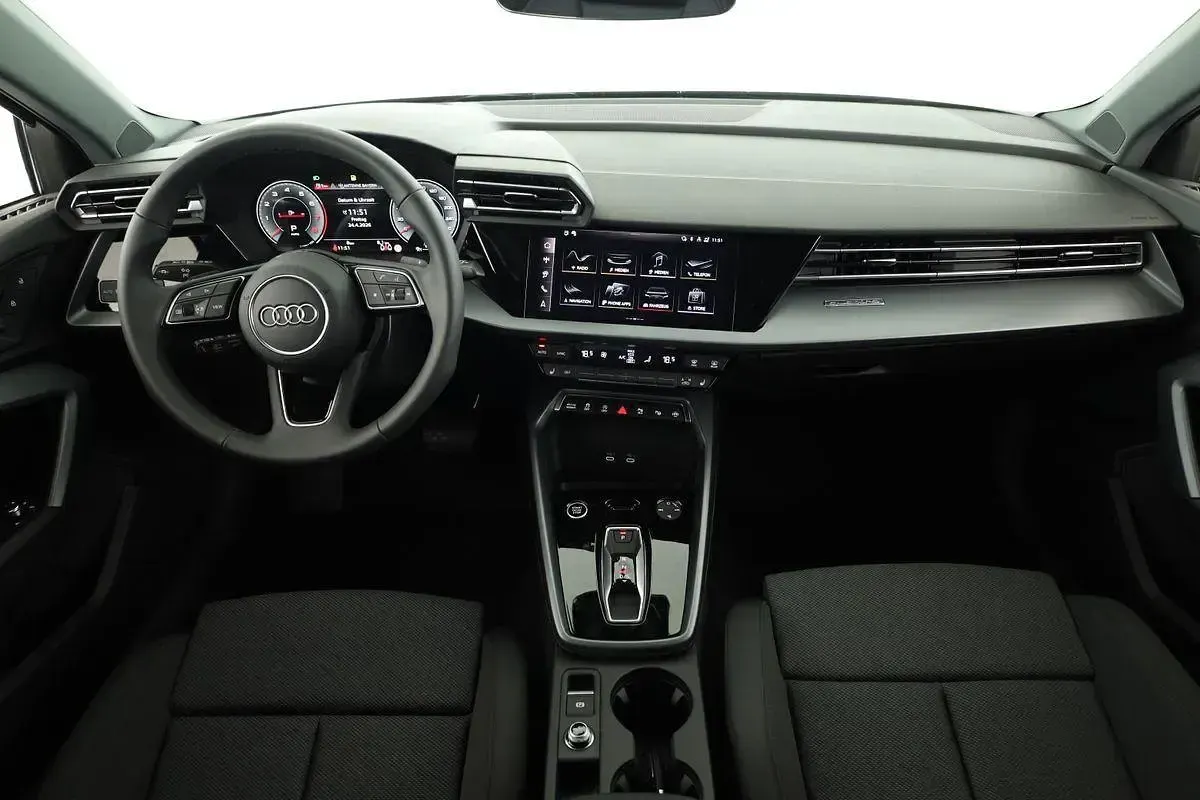 Gebraucht Audi A3 Ambiente 204 PS (150 kW) 2026 Manhattan grau metallic SUV