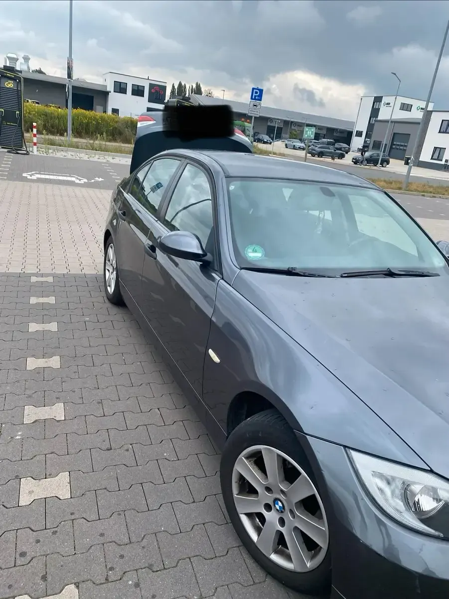 Gebraucht BMW 318 143 PS (105 kW) 2007 Andere farben Limousine