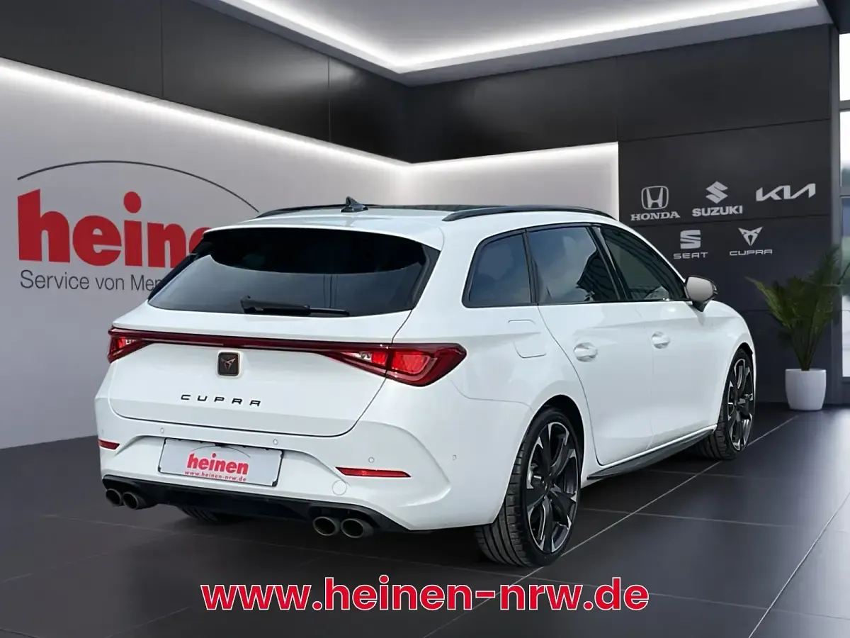 Usata Cupra Leon 310 CV (228 kW) 2024 Nevada wei Berlina