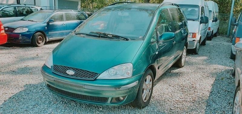 Gebraucht Ford Galaxy 116 PS (85 kW) 2000 Grün Van / Kleinbus