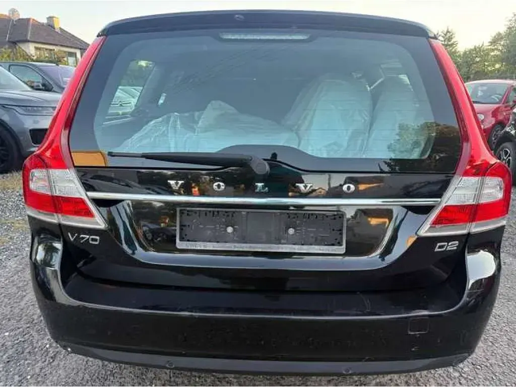 Gebraucht Volvo V70 Kinetic 120 PS (88 kW) 2016 Black solid (stone) / solid (metallic) Kombi