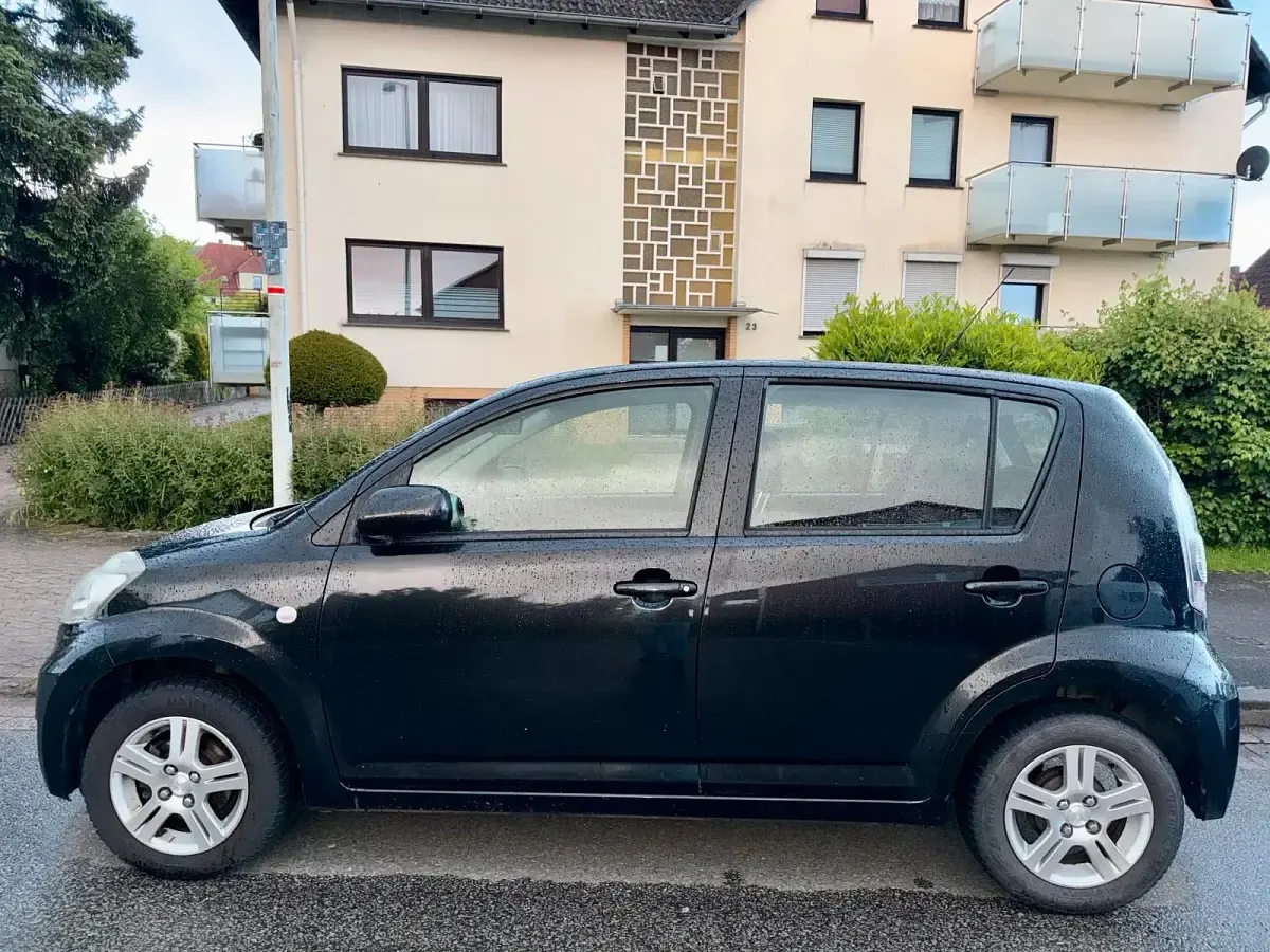 Gebraucht Daihatsu Sirion 91 PS (66 kW) 2008 Schwarz Kleinwagen
