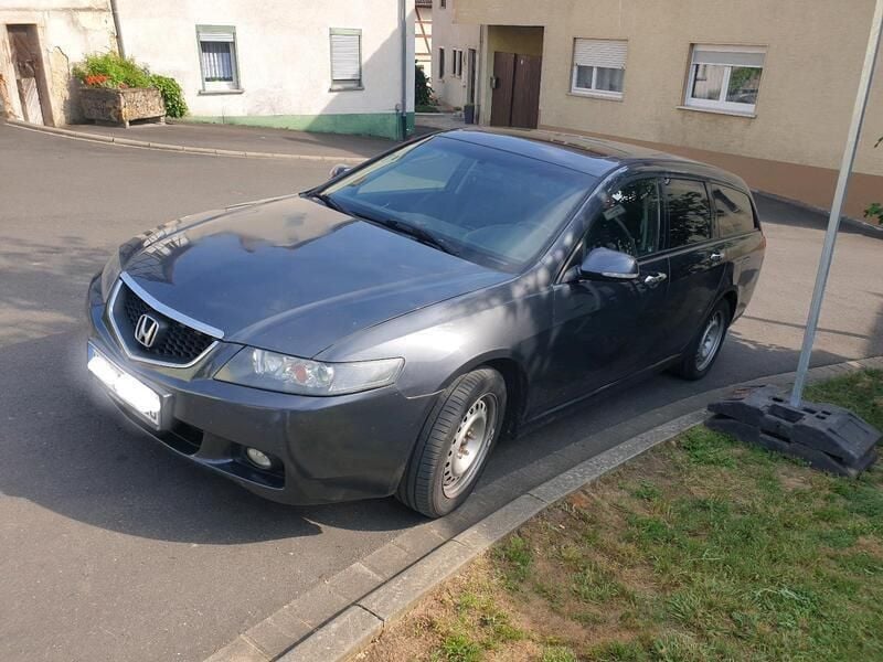 Grau Gebraucht 2003 Honda Accord Kombi | 2.500 € (Guter Preis) - Bild 1/4