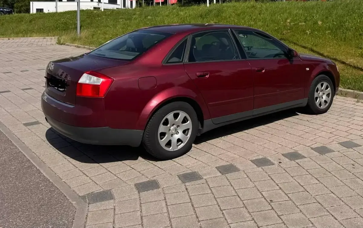 Gebraucht Audi A4 130 PS (95 kW) 2001 Rot Limousine