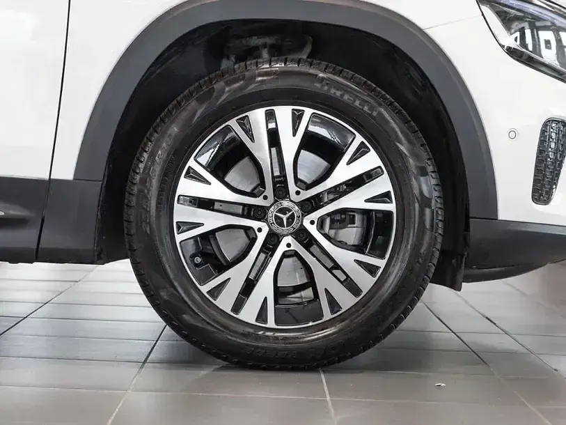 Second-hand Mercedes GLB200 Progressive 163 CP (119 kW) 2025 Alb SUV