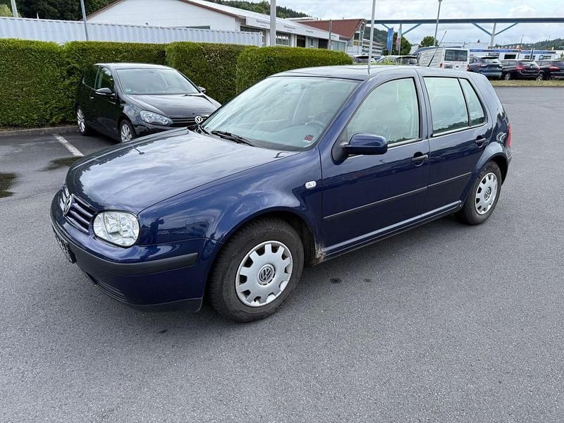 Blau Gebraucht 2000 VW Golf IV Comfortline Limousine | 700 € (Superpreis) - Bild 1/4