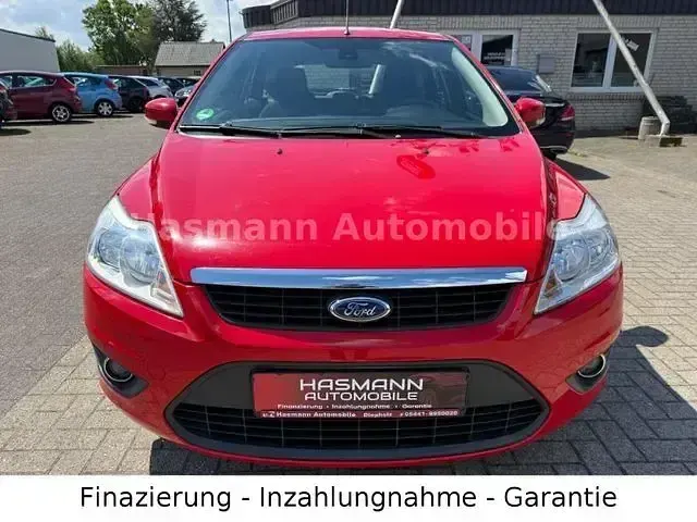 Gebraucht Ford Focus Titanium 116 PS (85 kW) 2011 Rot Limousine