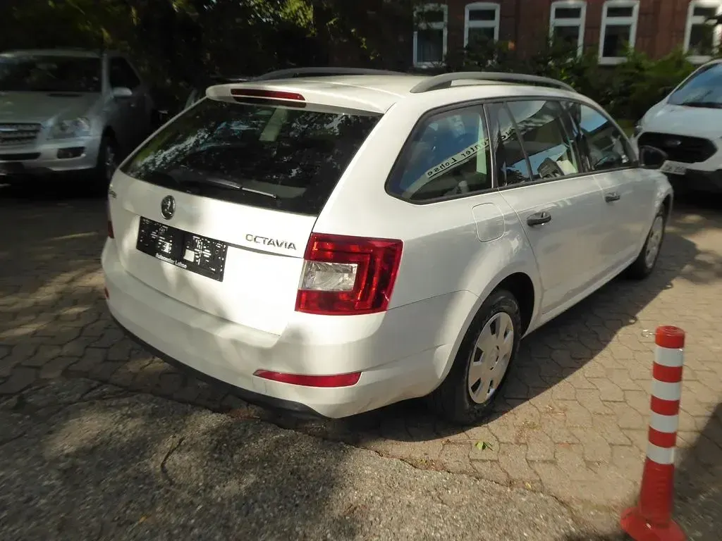 Gebraucht Skoda Octavia Active 105 PS (77 kW) 2014 Weiß Kombi