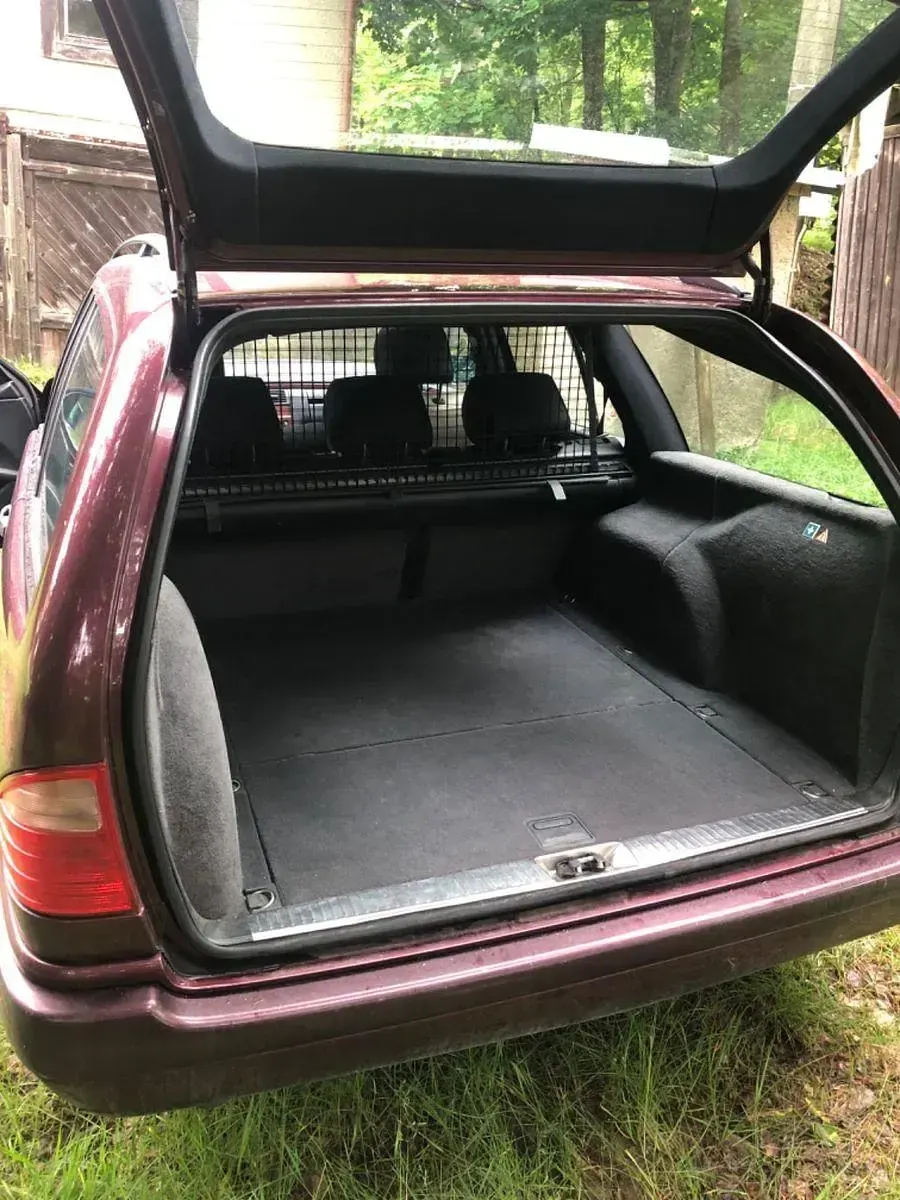 Gebraucht Mercedes E230 Classic 150 PS (110 kW) 1996 Rot Kombi