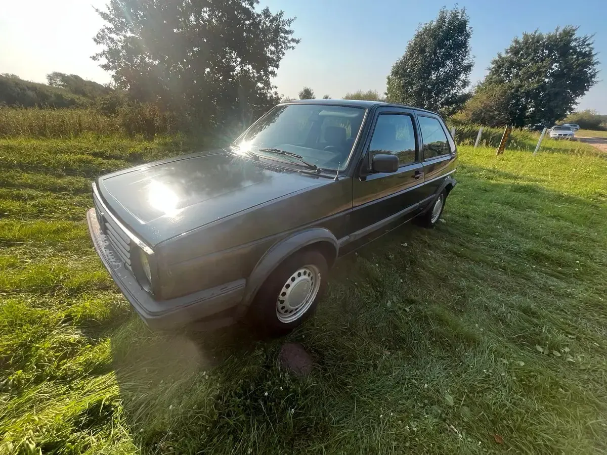 Gebraucht VW Golf III 90 PS (66 kW) 1991 Schwarz Kleinwagen