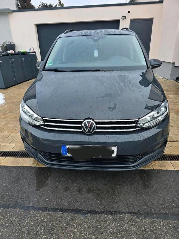 Grau Gebraucht 2023 VW Touran Van / Kleinbus | 14.900 € (Fairer Preis) - Bild 1/4